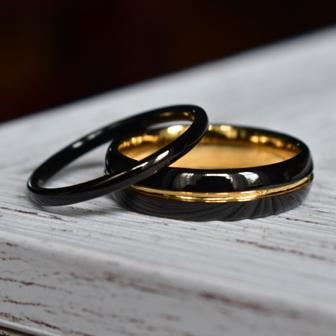 Tungsten 6mm Ring Black with Gold Center Stripe - Tungsten Titans