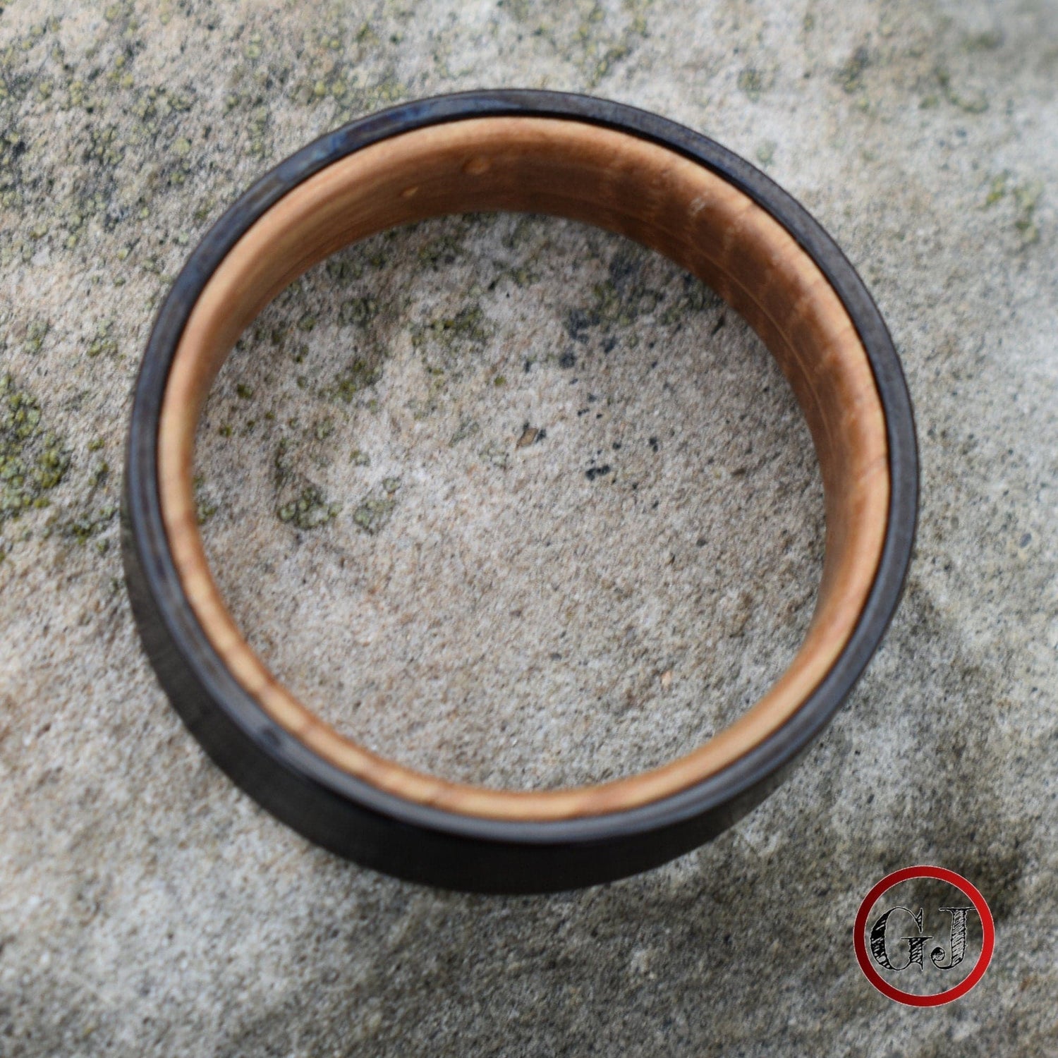 Black 6mm Tungsten with Whiskey Barrel Inner Band - Tungsten Titans